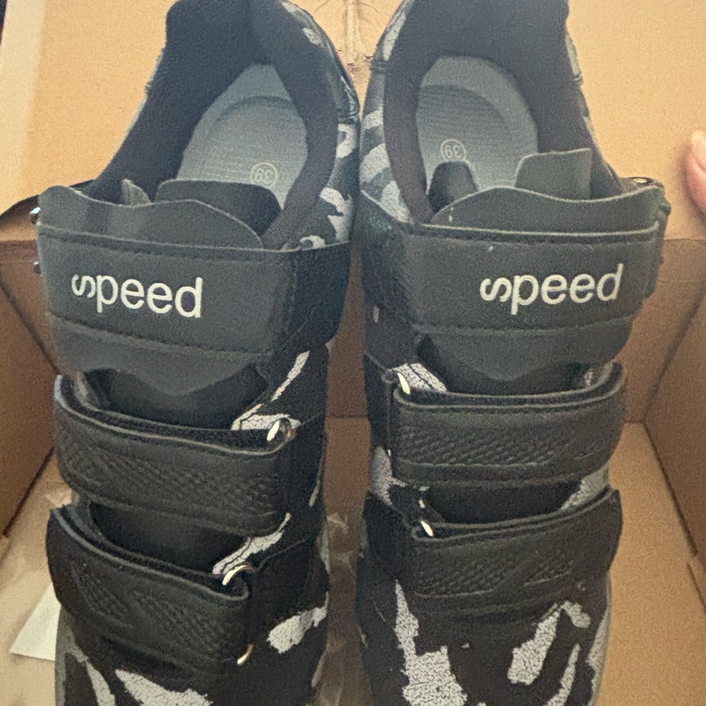 Brand new cycling sneakers